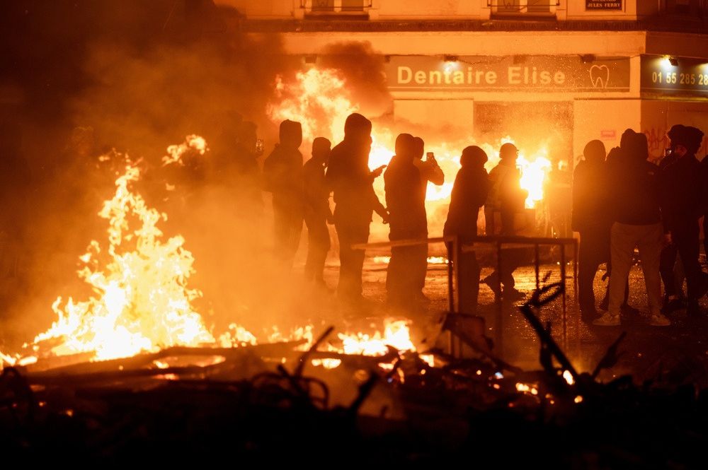 France prostests fire october 2026