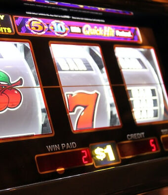 Gambling machine says be BD4p N 2zw7s unsplash