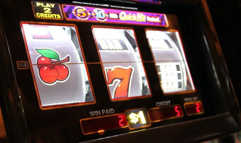 Gambling machine says be BD4p N 2zw7s unsplash
