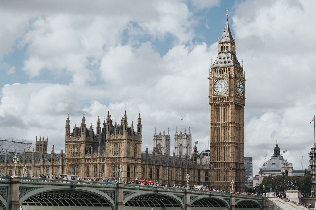 Westminster Background Image darken by 65