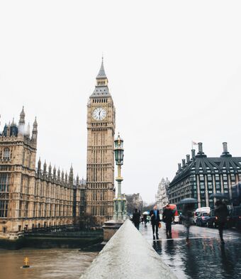 Parliament big ben london rain