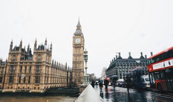 Parliament big ben london rain