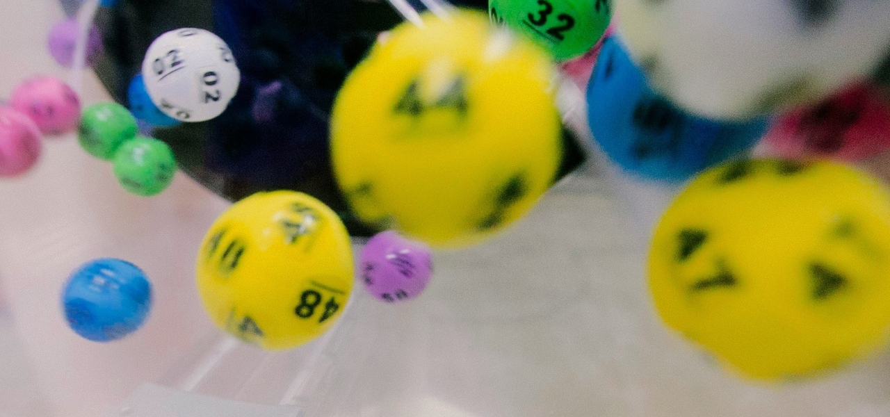 Lottery balls recoloured