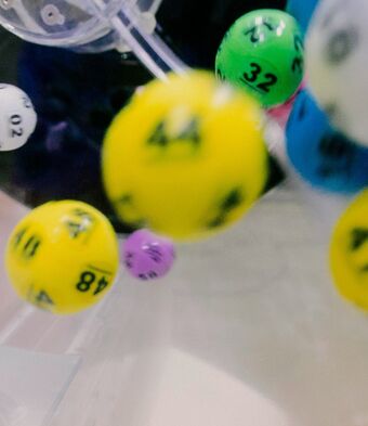 Lottery balls recoloured