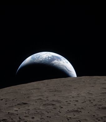 Artemis II Earthset moon space