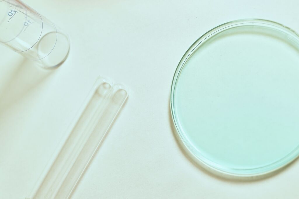Petri dish virus lab